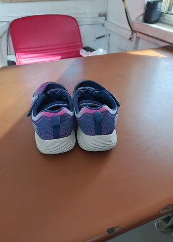 35 Beden mor Renk 35 NUMARA SKECHERS KIZ ÇOCUK SPOR AYAKKABI