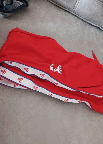 8 Yaş Beden kırmızı Renk 8 YAŞ ORİGİNAL HUMMEL ÇOCUK EŞOFMAN ALTI