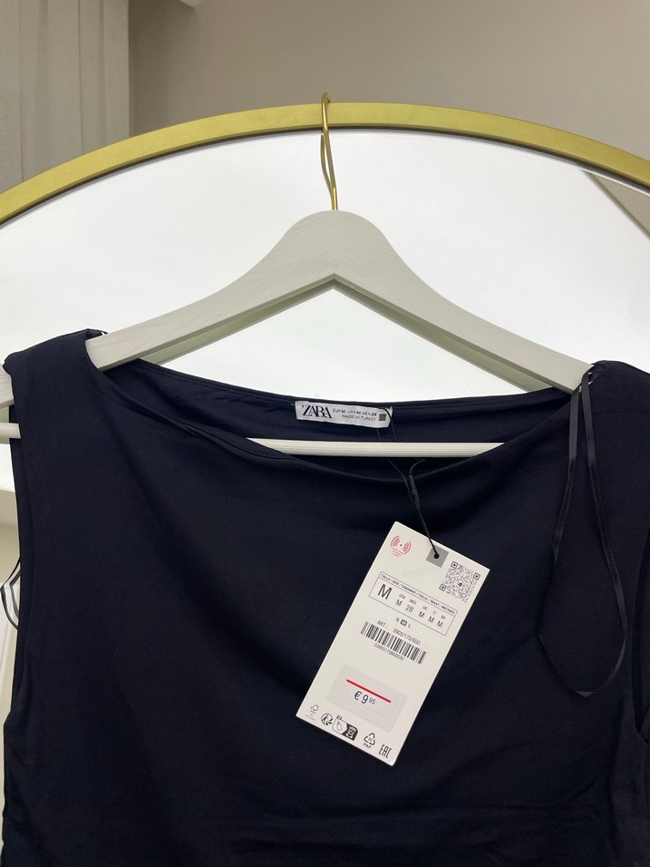 Siyah V Yakalı Kadın  Atlet - Görsel 2