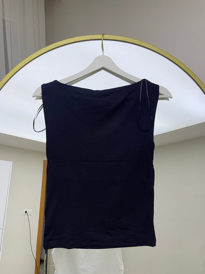 Siyah V Yakalı Kadın  Atlet - Görsel 3