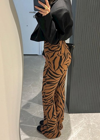 Kahverengi Zebra Desenli Kadın İspanyol Paça Pantolon - Görsel 2