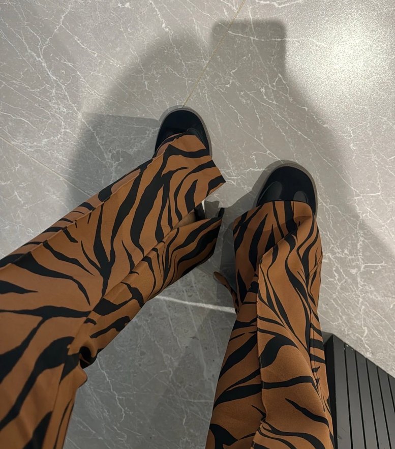 Kahverengi Zebra Desenli Kadın İspanyol Paça Pantolon - Görsel 3