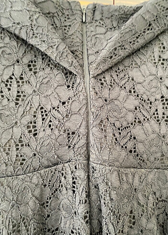 Madonna yaka dantel elbise - Görsel 4