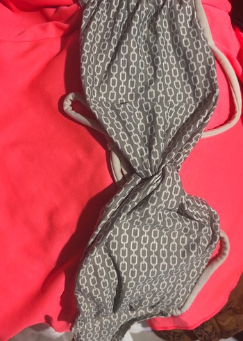 Gri Zincir Detaylı Bağlamalı Bikini Üstü - Görsel 2