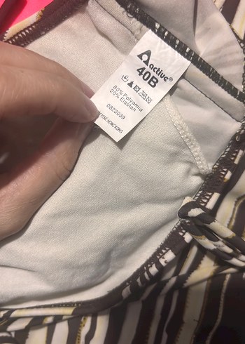 Zebra desenli, askılı, kısa kadın bikini - Görsel 2