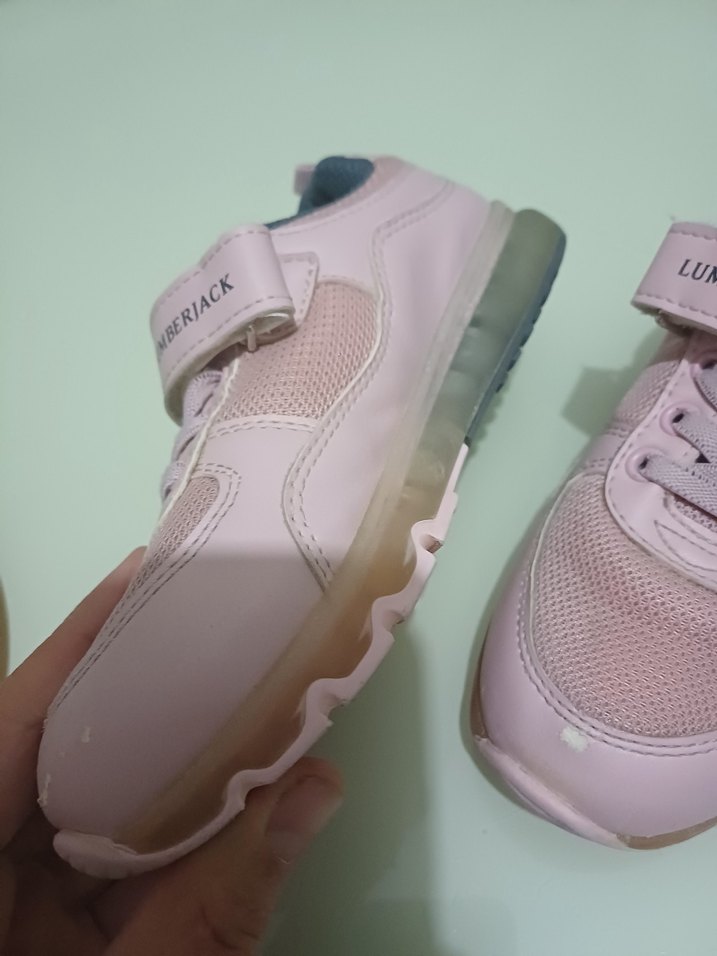 Pembe,cırt cırtlı,kız çocuğu spor Ayakkabı .Lumberjack marka - Görsel 2
