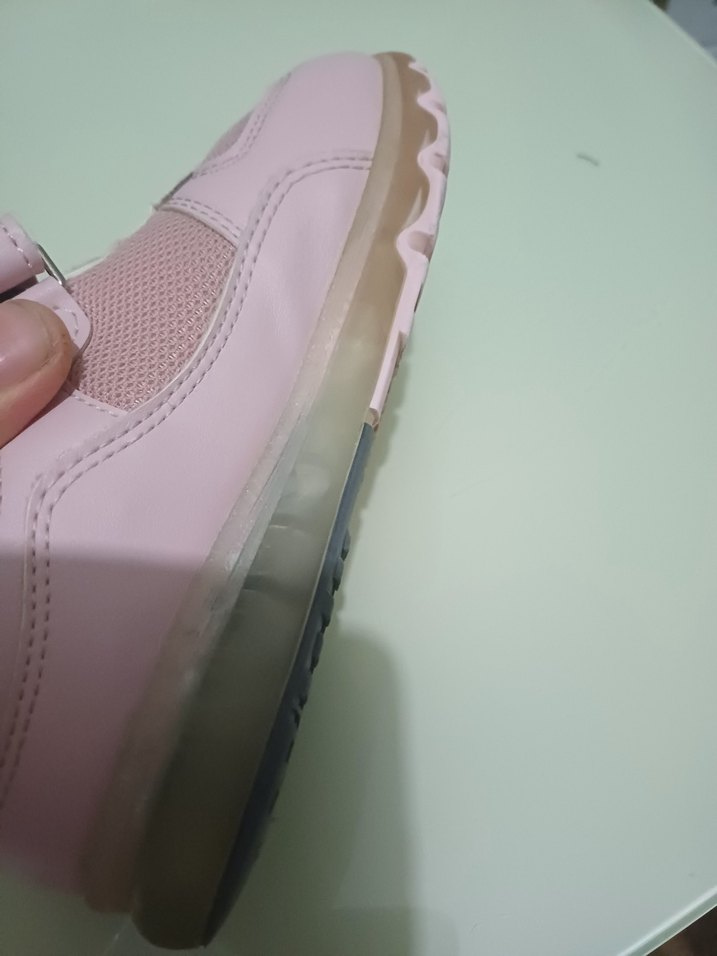 Pembe,cırt cırtlı,kız çocuğu spor Ayakkabı .Lumberjack marka - Görsel 5