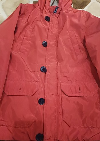 Kırmızı Kapüşonlu Düğmeli Erkek Çocuk Mont - Görsel 2