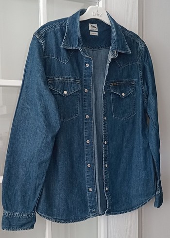 Düğmeli Mavi Denim Gömlek
