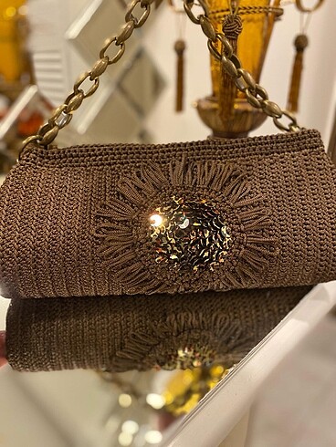 Guess Zincir Askılı çanta