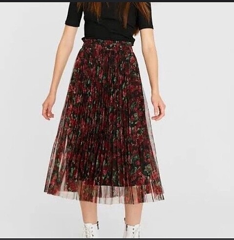 stradivarius pileli çiçekli tül etek