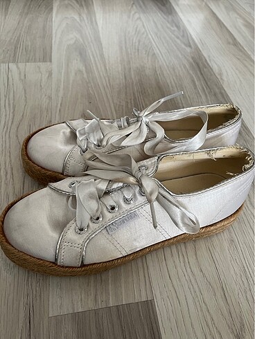 36 Beden beyaz Renk Superga ayakkabı