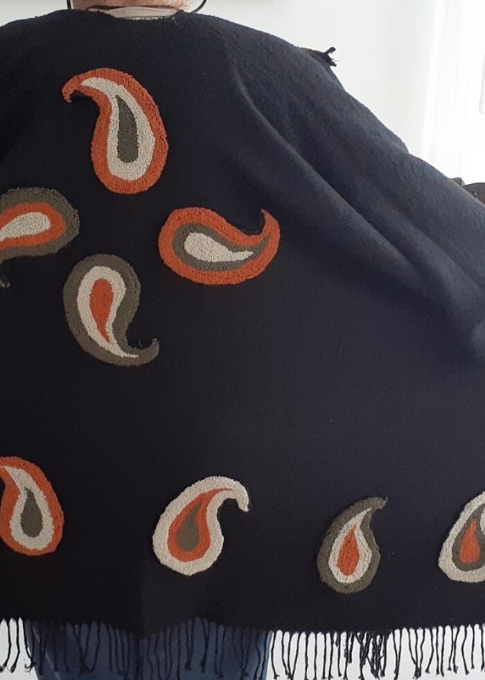 Siyah panç motifli şal - Görsel 2