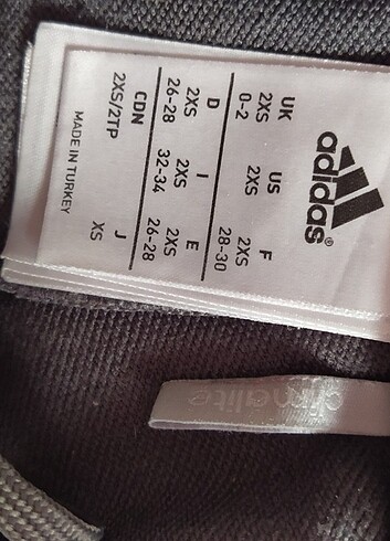 11-12 Yaş Beden Adidas eşofman takımı 
