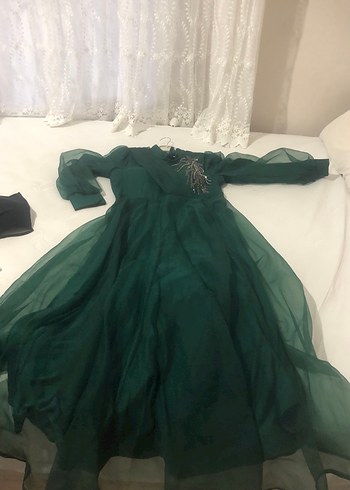 Uzun Kollu Yeşil Nakışlı Abiye Elbise - Görsel 4