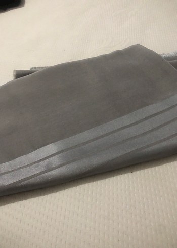 Gri Kadın Dökümlü Şal - Görsel 3