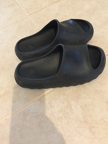 Adidas Yezzy slide