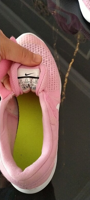 35 Beden pembe Renk Kız çocuk spor ayakkabı bir kaç kez giyildi sıfır ayarında bir ü