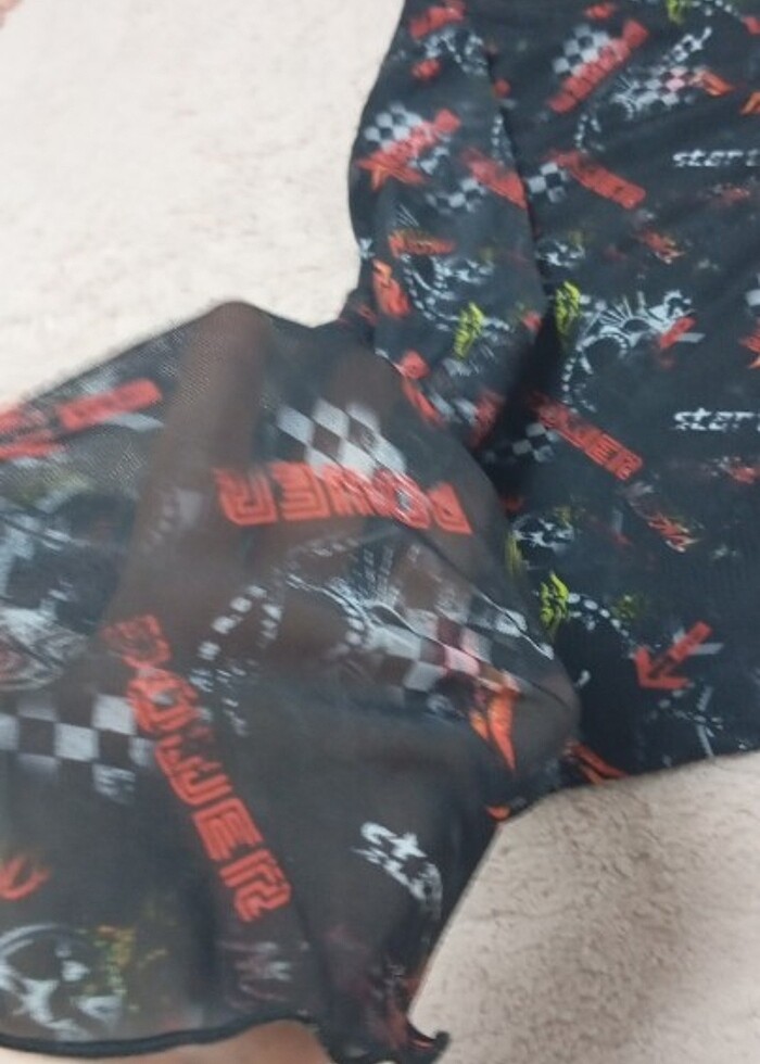 Kolları tüllü crop - Görsel 4