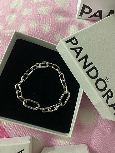 Pandora Me