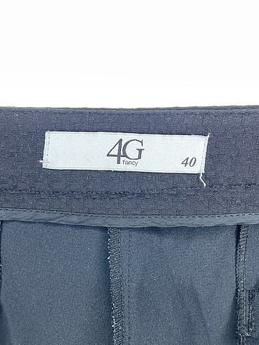 40 Beden siyah Renk PreLoved Kumaş Pantolon %70 İndirimli.