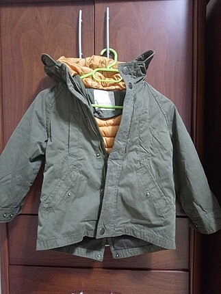 Zara 4-5 yaş mont.. 
