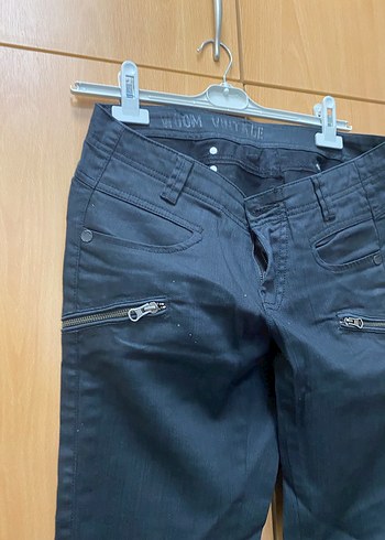 Siyah Fermuarlı Kadın Kot Pantolon - Görsel 2