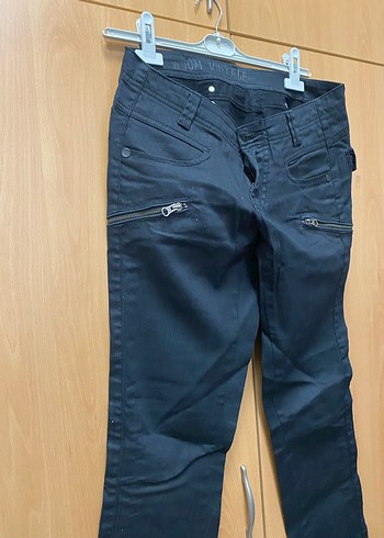 Siyah Fermuarlı Kadın Kot Pantolon - Görsel 4