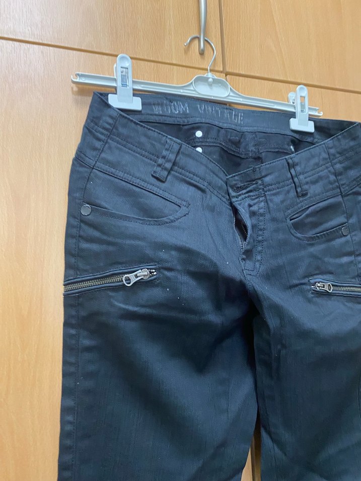 Siyah Fermuarlı Kadın Kot Pantolon - Görsel 2