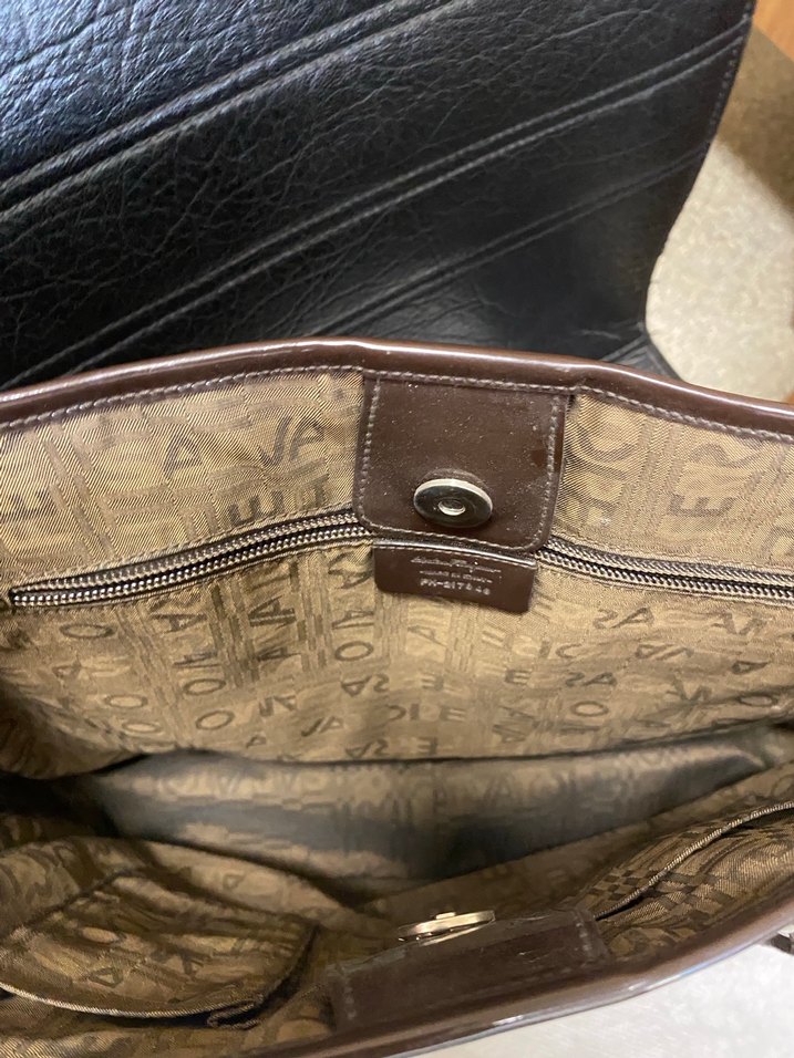 Kahverengi Çiçek Desenli Tokalı Kadın Çantası - Görsel 2