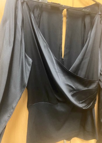 Siyah V Yaka Drapeli Kadın Bluz - Görsel 3