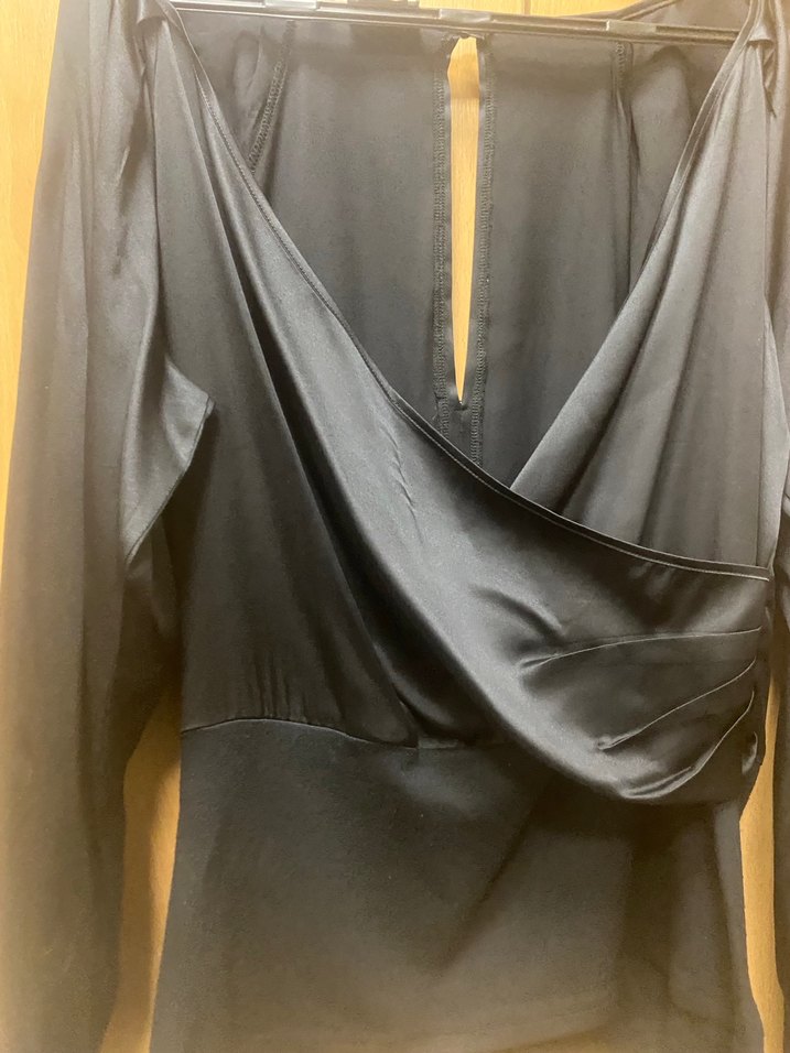 Siyah V Yaka Drapeli Kadın Bluz - Görsel 5