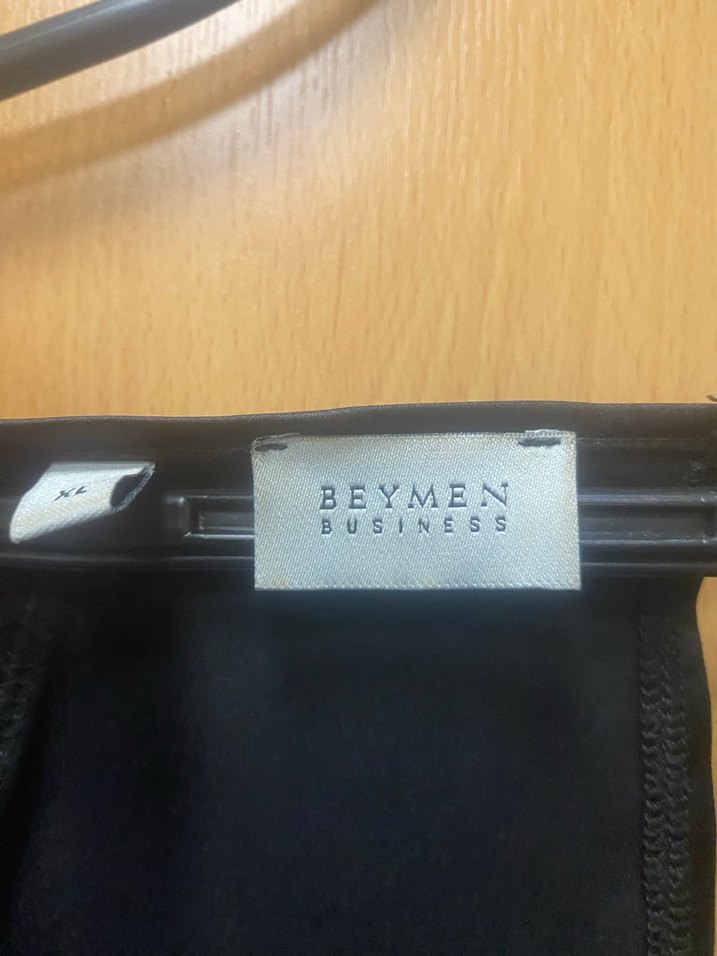 Siyah V Yaka Drapeli Kadın Bluz - Görsel 2