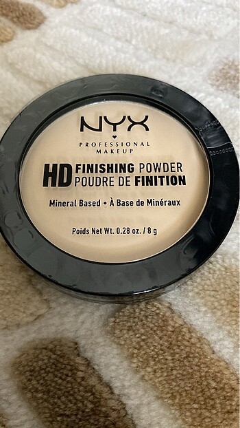 Nyx pudra