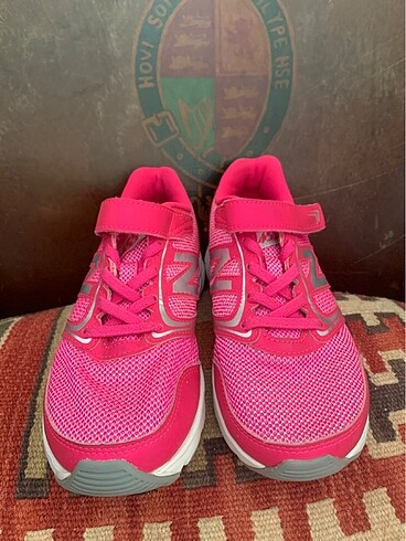 New Balance 32,5 pembe spor ayakkabı