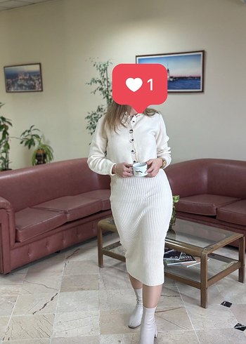 Düğmeli Beyaz V Yaka Triko Kadın Elbise
