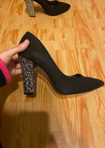 Siyah Parlak Topuklu Kadın Stiletto - Görsel 3