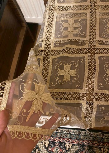 Gold İşlemeli Masa Örtüsü - Görsel 2