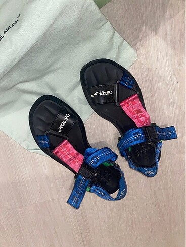 Off white sandalet