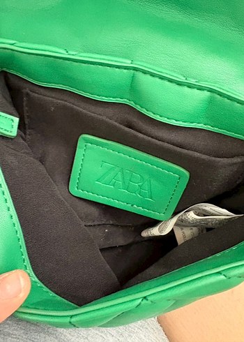 Zincir Detaylı Parıltılı Yeşil Deri Kadın Çanta - Görsel 3