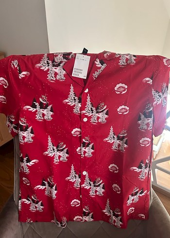 Kırmızı Desenli Kısa Kollu Gömlek erkek yeniyıl temalı - Görsel 2