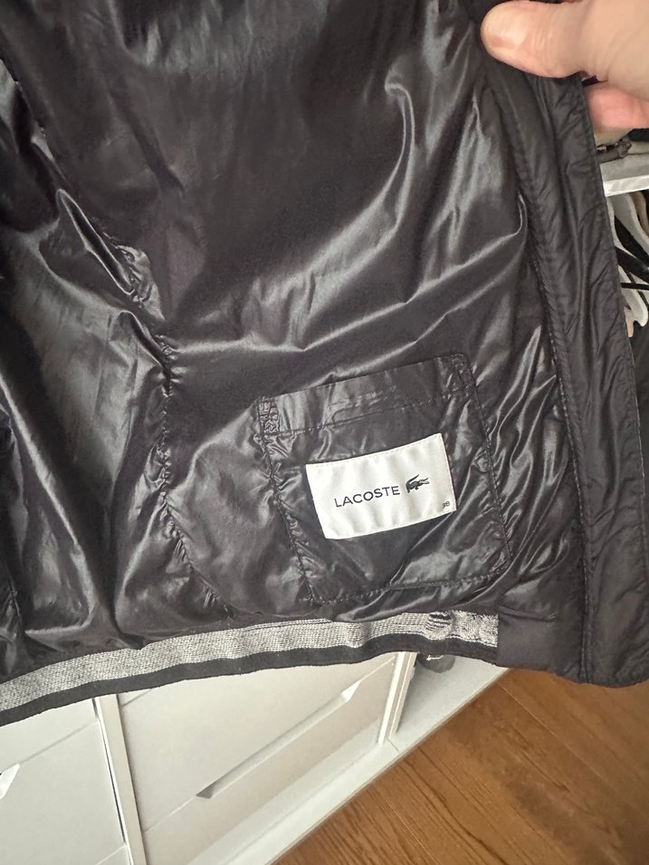 Siyah Kapüşonlu Kadın Kış Montu orjinal lacoste - Görsel 3