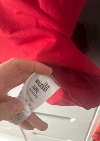 Kısa Kollu Kırmızı Love Moschino Tişört - Görsel 3