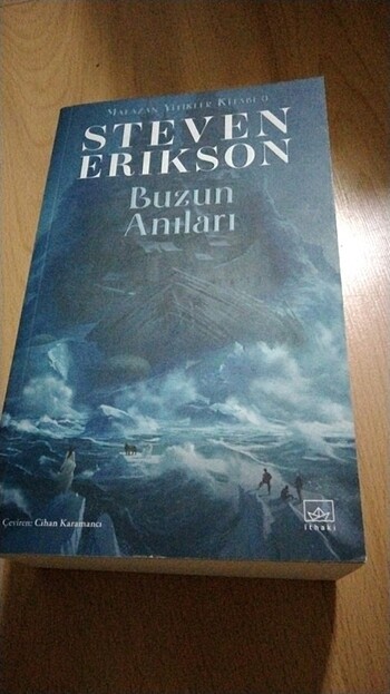 MALAZAN YİTİKLER KİTABI 3 BUZUN ANILARI 