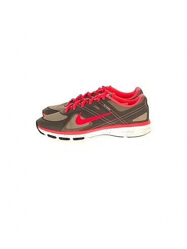 Nike Spor Ayakkabı %70 İndirimli.