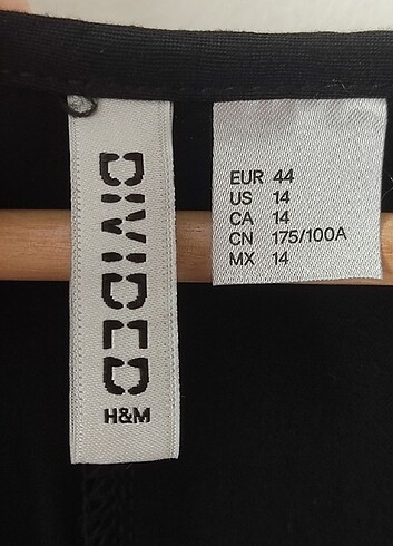 44 Beden siyah Renk H&M alt markası Divided marka siyah renkli elbise
