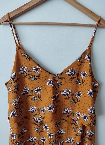 xl Beden Mango marka koyu sarı renkli çiçekli desenli elbise 
