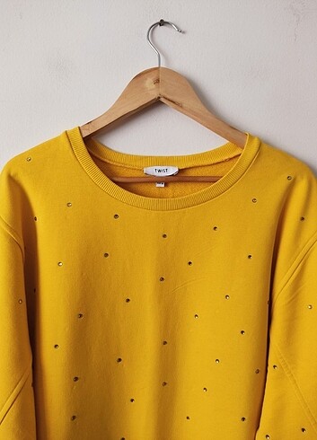Twist Twist marka sarı renkli taşlı sweatshirt