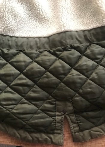 Haki Rengi Kamuflaj Desenli Kapüşonlu Erkek Çocuk Mont - Görsel 8