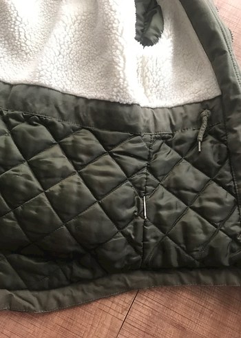 Haki Rengi Kamuflaj Desenli Kapüşonlu Erkek Çocuk Mont - Görsel 7